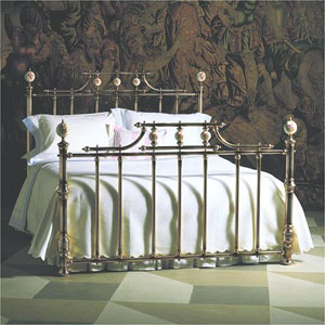 Relyon- Derby Classic- 4FT 6&quot; Double- Hand Polished Bedstead