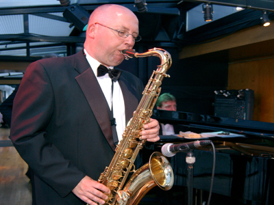 Up to andpound;100 Premier Sunday Lunch Jazz Cruise for Two